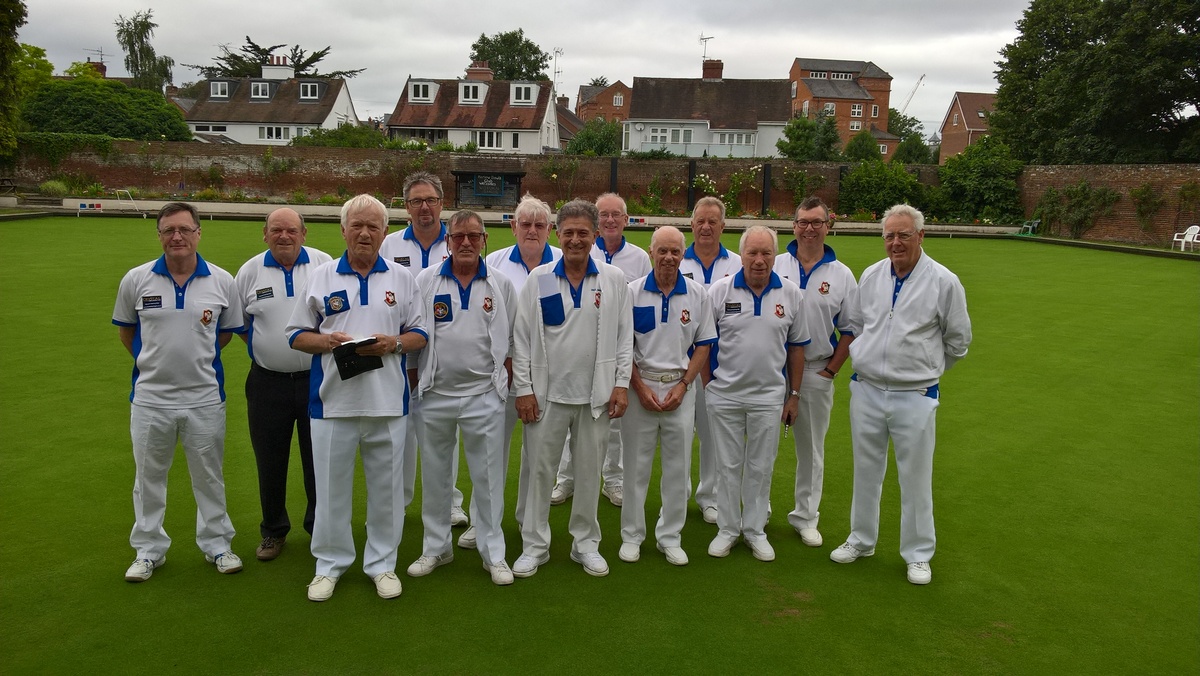 Marlow team photo v Woburn Sands